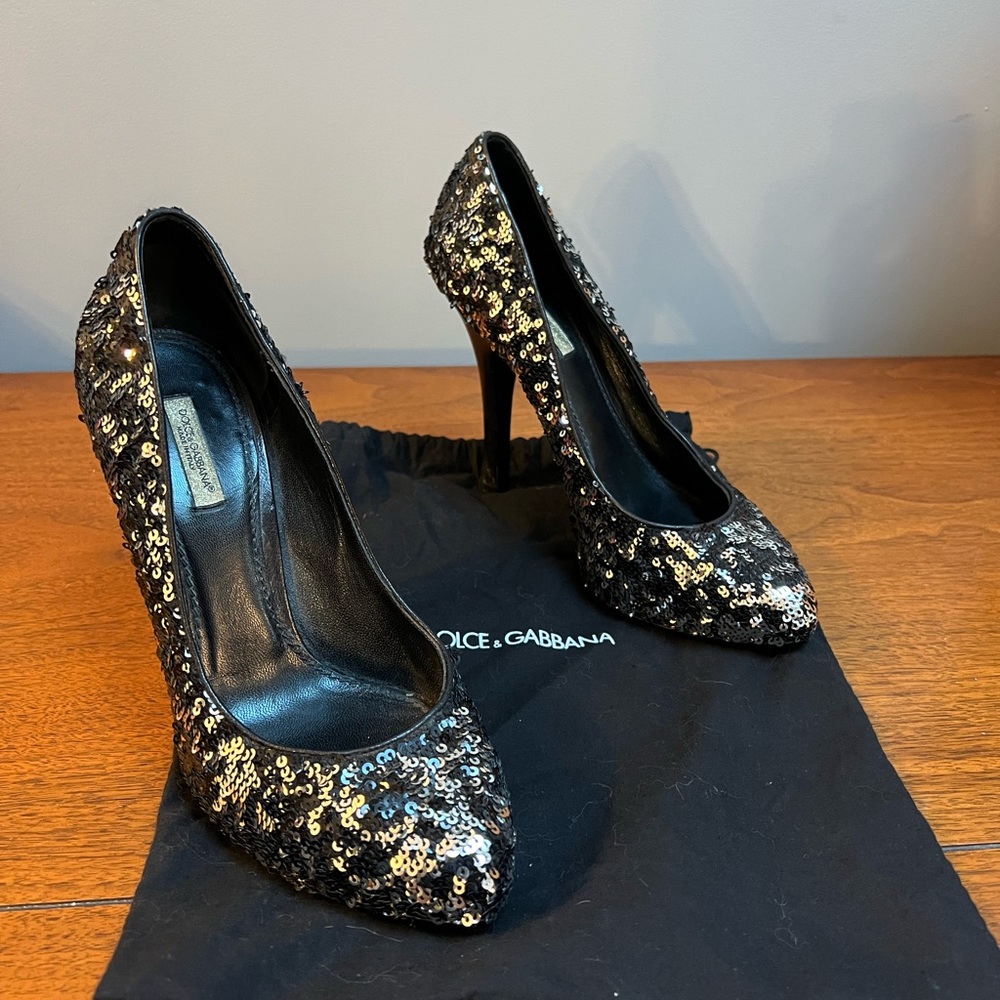 D&G Dolce & Gabbana sparkle pumps.